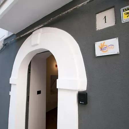 Just Here Apartments - Lascia Fare A Dio Bari Exterior photo